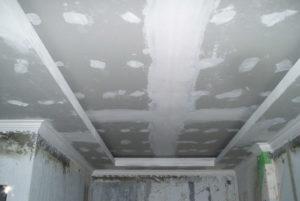 Стоимость шпатлевки потолка